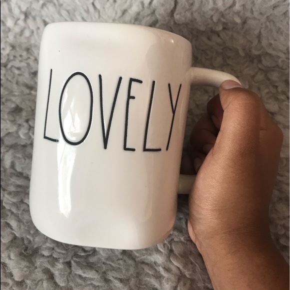 🚨SOLD🚨NEW Rae Dunn LOVELY Mug - Picture 1 of 4